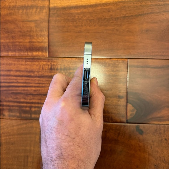 iPhone 13 Pro Unlocked Mint Condition - Picture 9 of 10